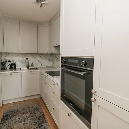 아파트 7 Belfort Court