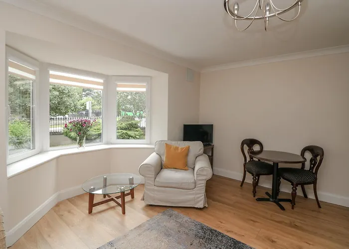 아파트 7 Belfort Court